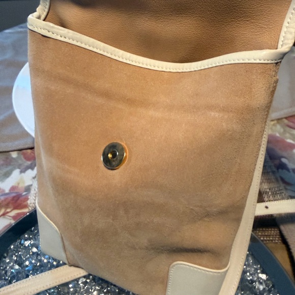 💯Loewe Tan and Cream Suede Crossbody Bag - Picture 7 of 16